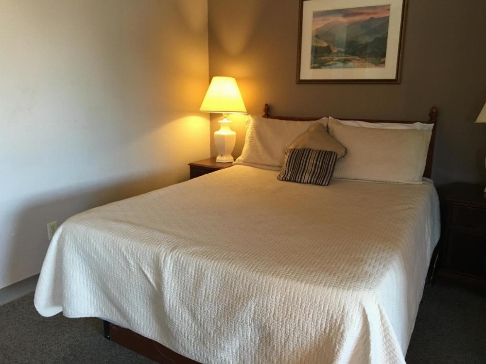 Timber Lodge Inn Image 12