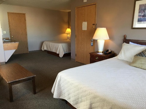 Timber Lodge Inn image 16