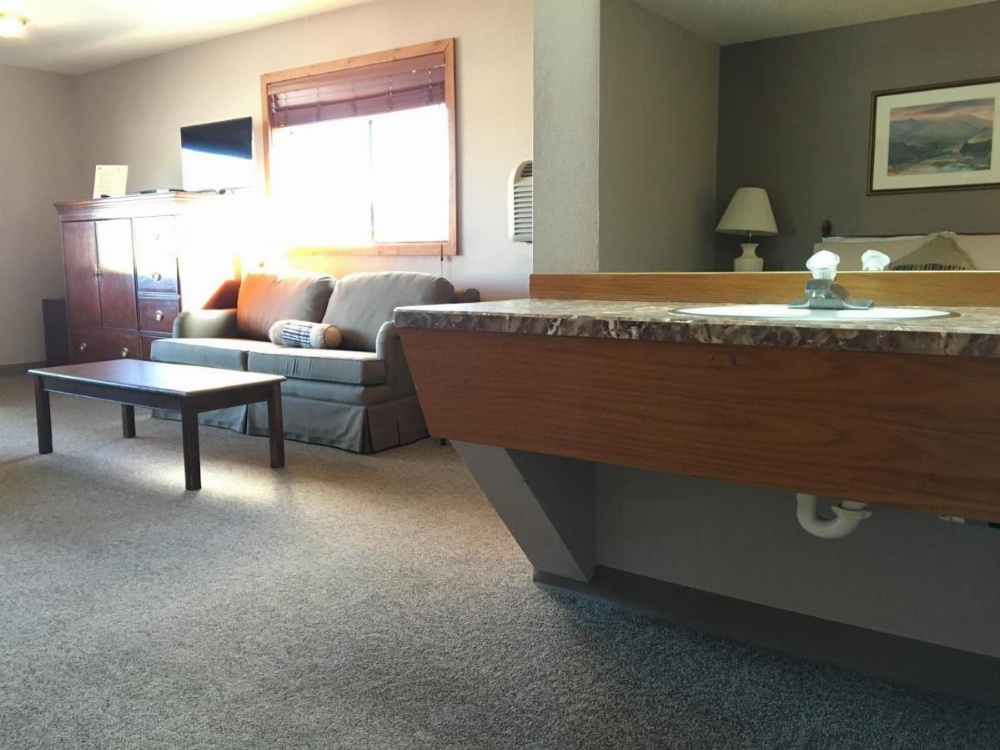 Timber Lodge Inn Image 7
